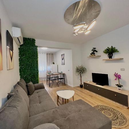 Pine Apartment Tiranë Luaran gambar