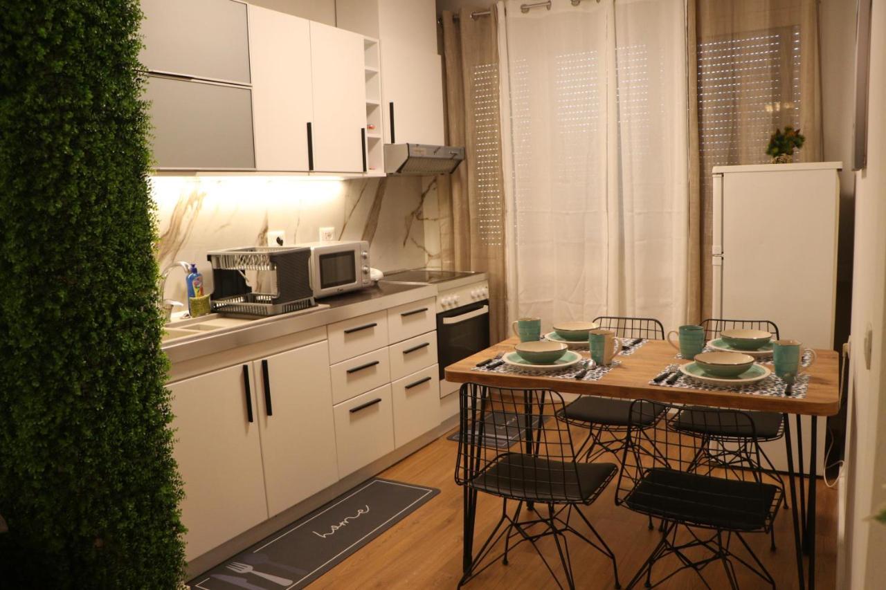 Pine Apartment Tiranë Luaran gambar