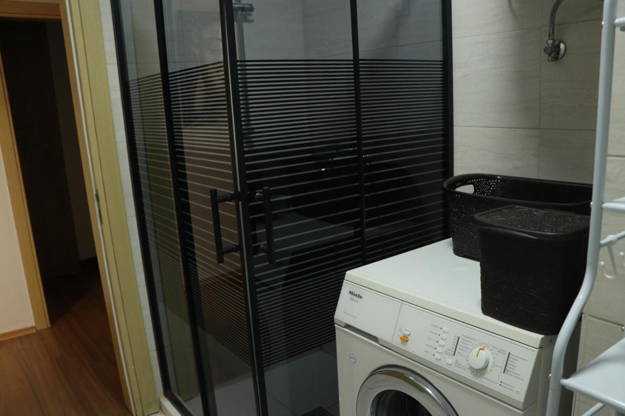 Pine Apartment Tiranë Luaran gambar